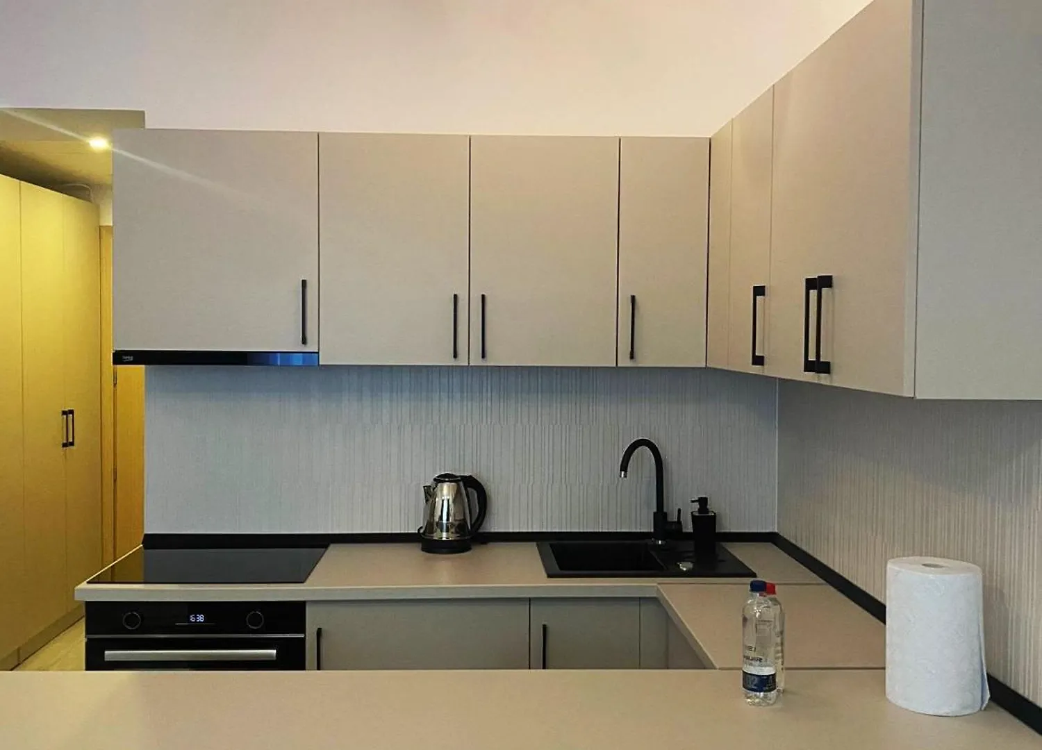 Apartment Yamaluxe Studio - Cozy & Stylish With Many Facilities Bukarest