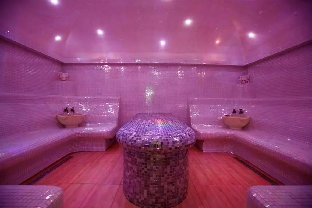 Yamaluxe Studio - Cozy & Stylish With Many Facilities Bukarest 0*,  Rumänien